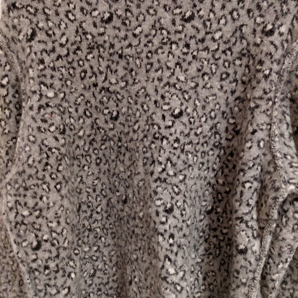Ovadia & Sons Men's Crewneck Sweater in Gray Leopard Pattern XL